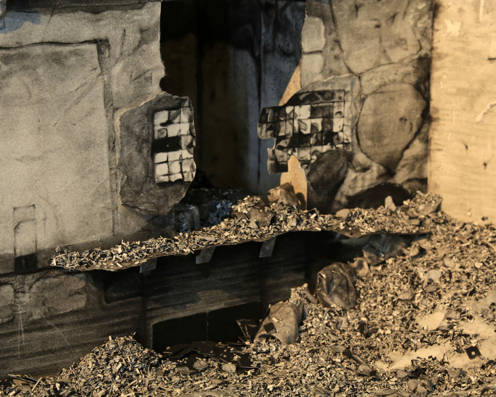 Ruine - 2012 maquette, mine de plomb, pierre noire sur papier, balsa, 33x55x30 cm © Photo Laurent Ardhuin